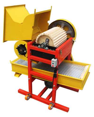 Groundnut sheller machine