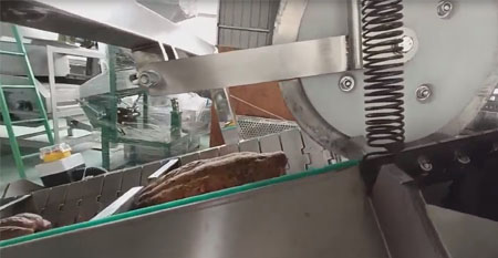 Cocoa pod breaking machine