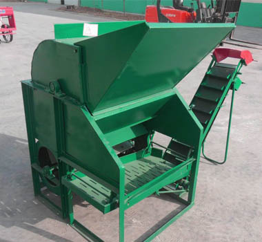 KM-600 peanut picking machine