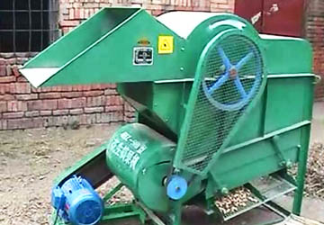 Peanut picking machine