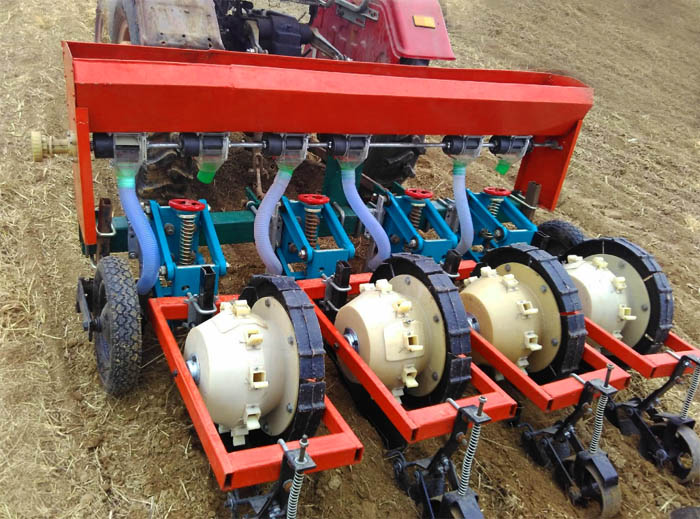 Peanut planter machine